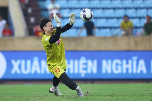 Đội tuyển Việt Nam: Ai đang ngóng thầy Kim, chờ chuyến tàu cuối đến AFF Cup?- Ảnh 2.